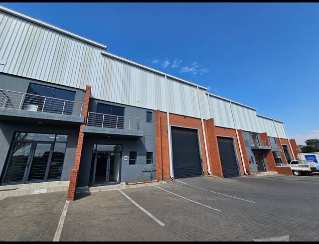 322M² WAREHOUSE TO LET IN LINBRO PARK